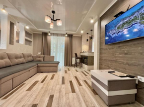 ApartPoltava Розкішна студія з КУТОВОЮ ВАННОЮ, 1-й будинок біля Корпусного парку, ПАНОРАМНИЙ балкон